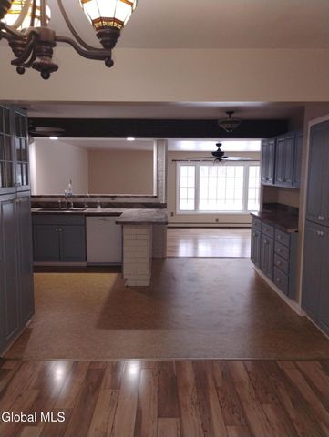 11 Sugar Plum Ridge, Clifton Park, NY 12065