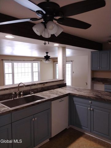 11 Sugar Plum Ridge, Clifton Park, NY 12065