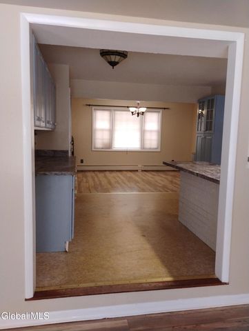 11 Sugar Plum Ridge, Clifton Park, NY 12065