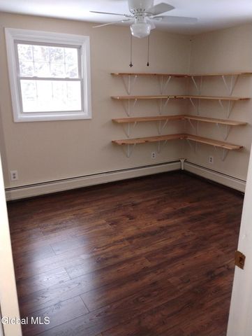 11 Sugar Plum Ridge, Clifton Park, NY 12065