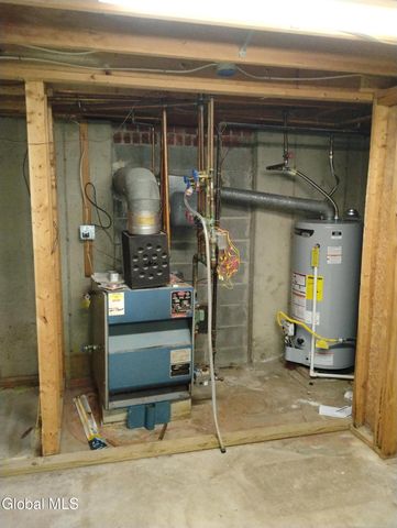 11 Sugar Plum Ridge, Clifton Park, NY 12065