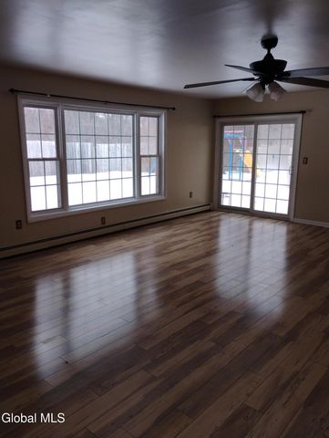 11 Sugar Plum Ridge, Clifton Park, NY 12065