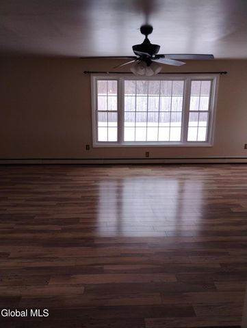 11 Sugar Plum Ridge, Clifton Park, NY 12065