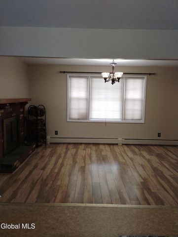 11 Sugar Plum Ridge, Clifton Park, NY 12065