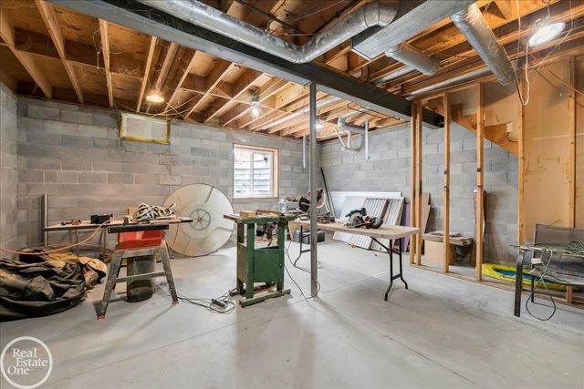 1856 S Allen Road, Saint Clair, MI 48079