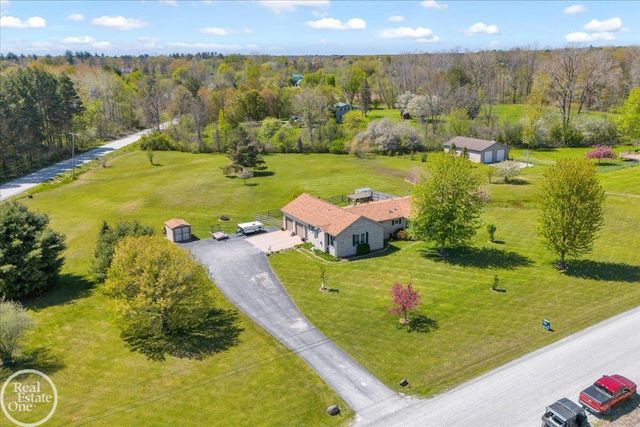 1856 S Allen Road, Saint Clair, MI 48079