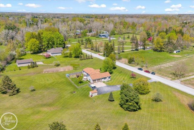 1856 S Allen Road, Saint Clair, MI 48079