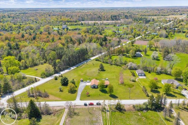 1856 S Allen Road, Saint Clair, MI 48079