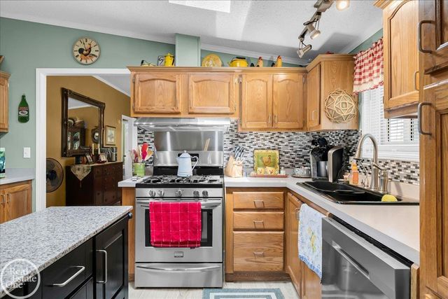 1856 S Allen Road, Saint Clair, MI 48079