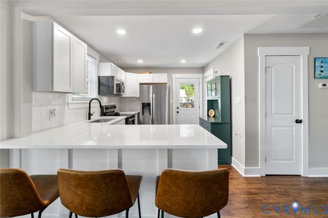 911 Hill Top Dr, Richmond, VA 23225