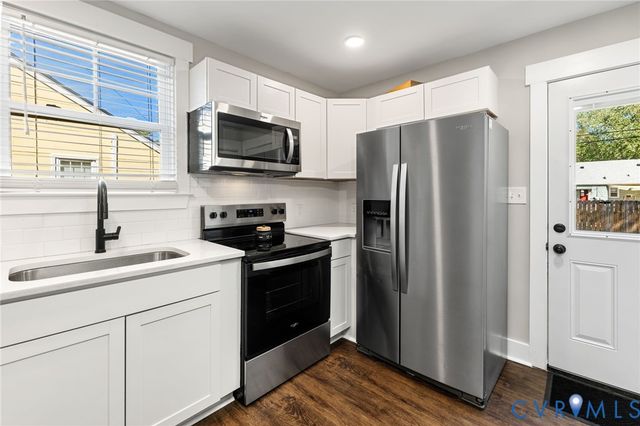 911 Hill Top Dr, Richmond, VA 23225