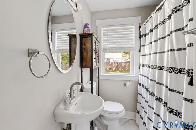 911 Hill Top Dr, Richmond, VA 23225