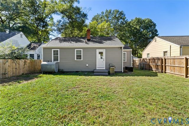 911 Hill Top Dr, Richmond, VA 23225