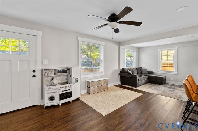911 Hill Top Dr, Richmond, VA 23225