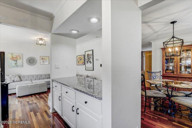 5 Chelsea Court, Parlin, NJ 08859