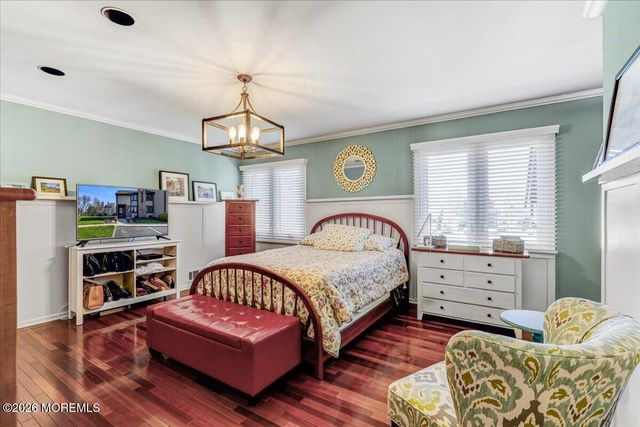 5 Chelsea Court, Parlin, NJ 08859