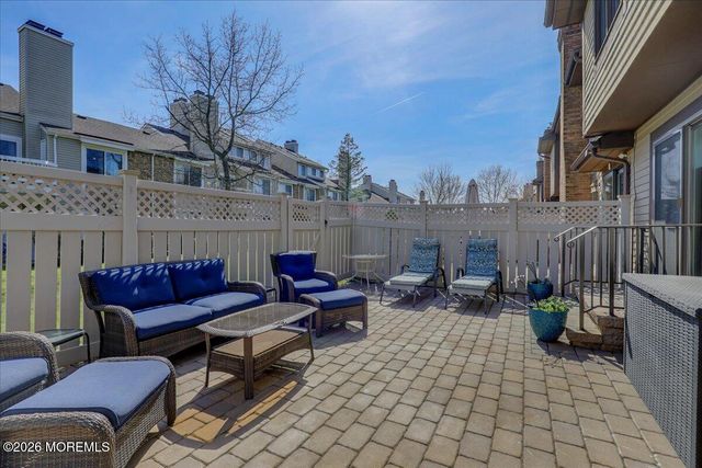5 Chelsea Court, Parlin, NJ 08859
