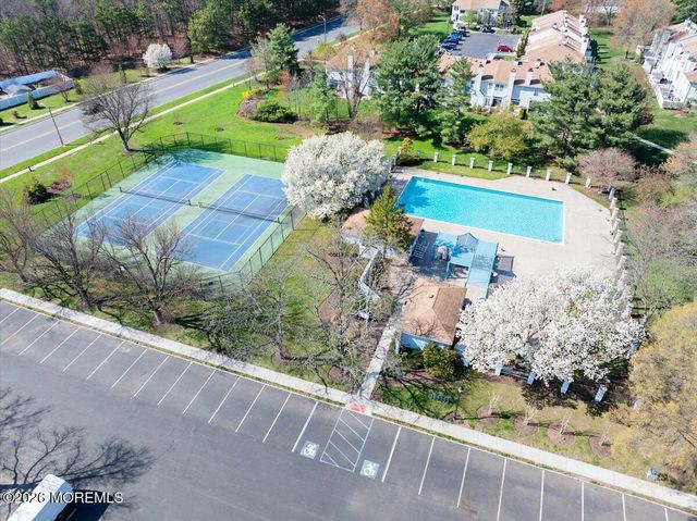 5 Chelsea Court, Parlin, NJ 08859