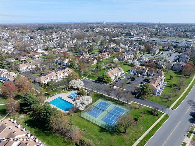 5 Chelsea Court, Parlin, NJ 08859