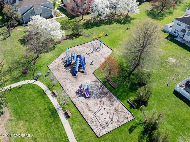 5 Chelsea Court, Parlin, NJ 08859