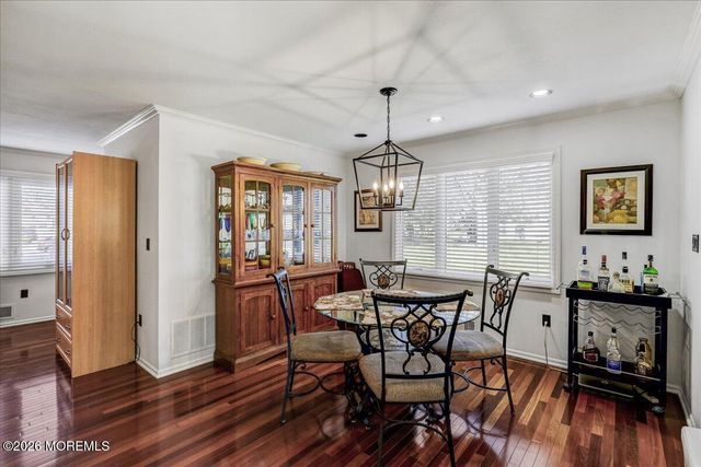 5 Chelsea Court, Parlin, NJ 08859