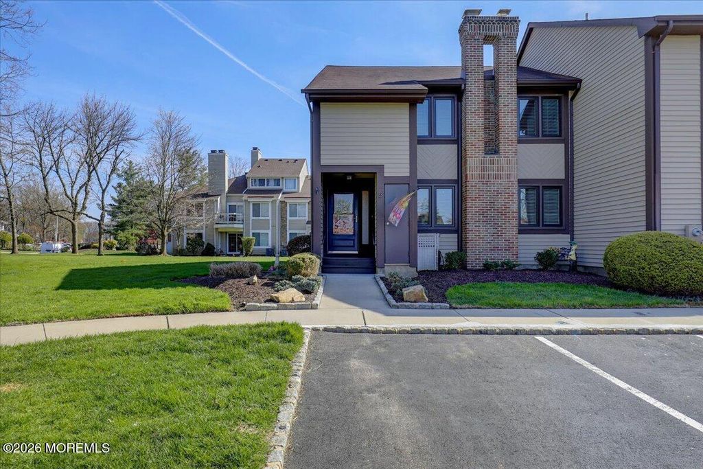 5 Chelsea Court, Parlin, NJ 08859