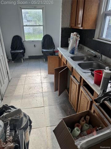 8841 Mendota Street, Detroit, MI 48204