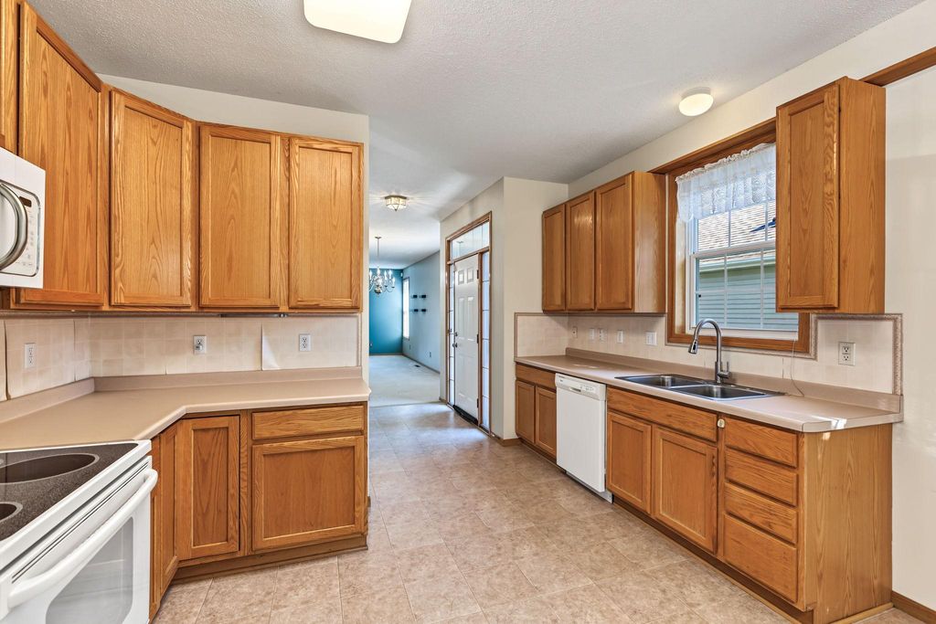 433 Meadowood Lane, Burnsville, MN 55337 — photo 4