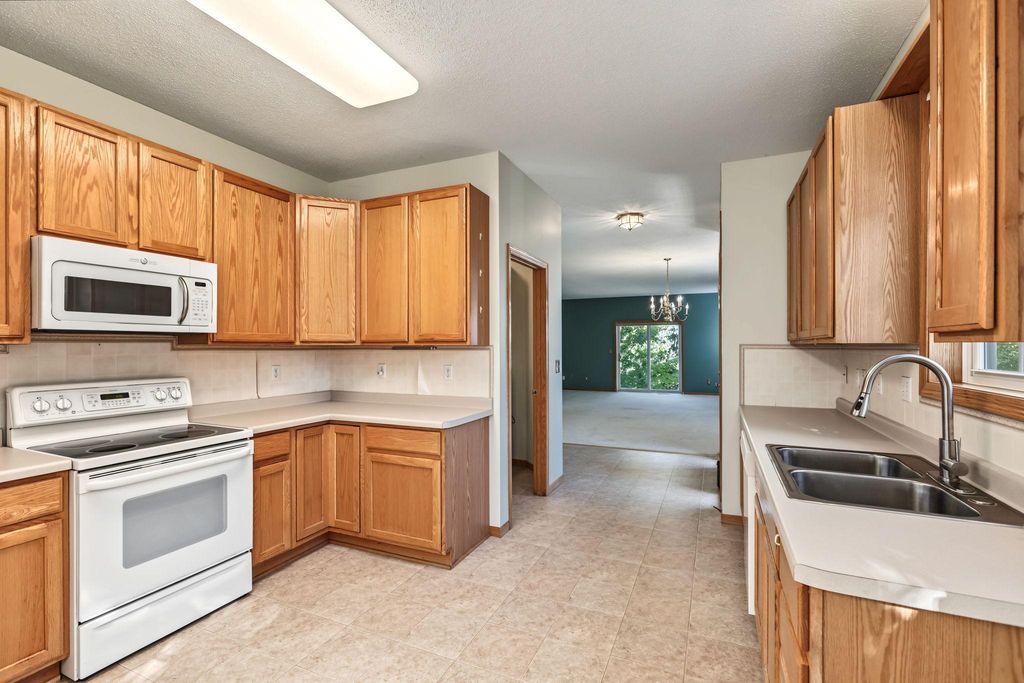 433 Meadowood Lane, Burnsville, MN 55337 — photo 5