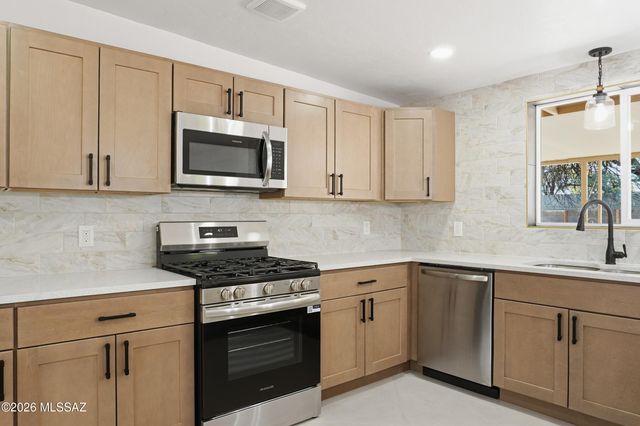 3304 E Bellevue Street, Tucson, AZ 85716