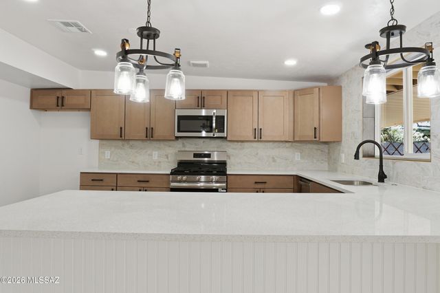 3304 E Bellevue Street, Tucson, AZ 85716