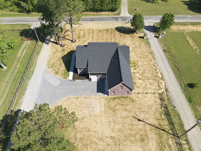 8347 Horseshoe Rd, Cross Plains, TN 37049