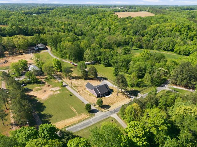 8347 Horseshoe Rd, Cross Plains, TN 37049