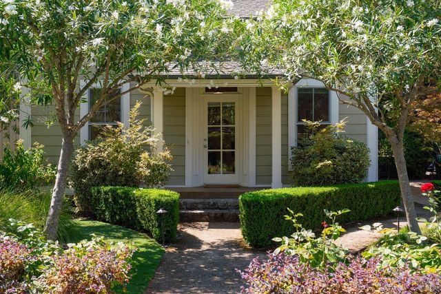 1551 Spring St, St. Helena, CA 94574