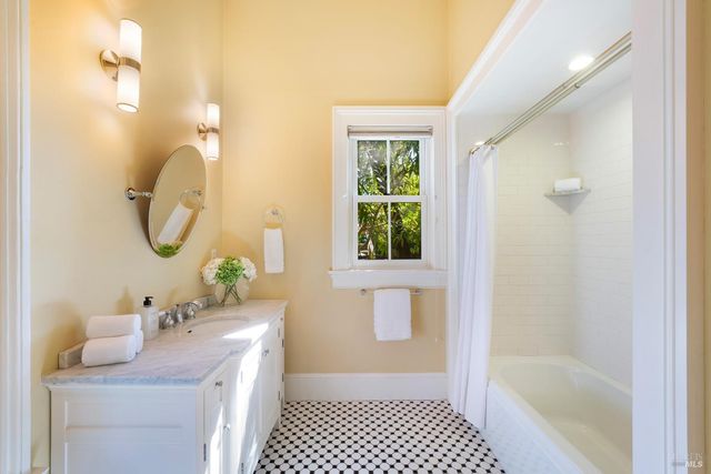 1551 Spring St, St. Helena, CA 94574