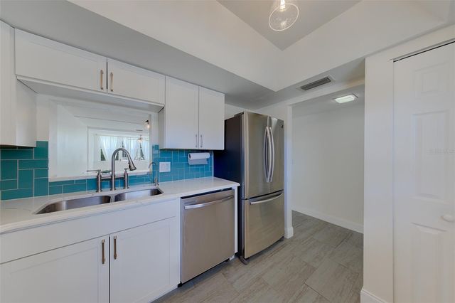 10215 REGAL DRIVE 4, Largo, FL 33774