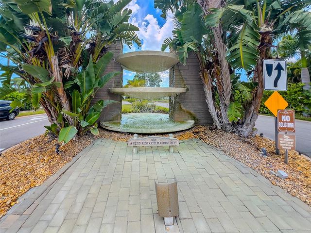 10215 REGAL DRIVE 4, Largo, FL 33774