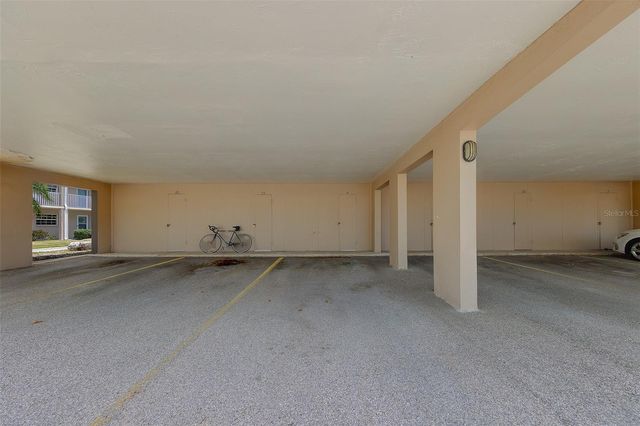 10215 REGAL DRIVE 4, Largo, FL 33774