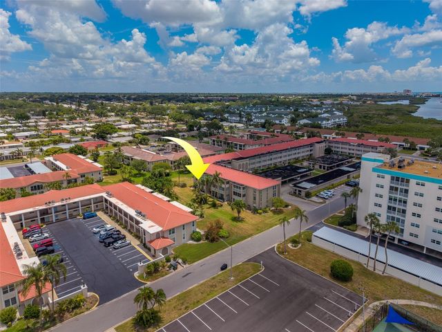 10215 REGAL DRIVE 4, Largo, FL 33774