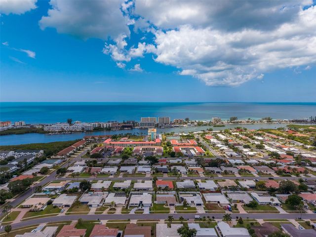 10215 REGAL DRIVE 4, Largo, FL 33774