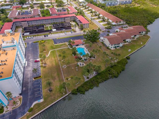 10215 REGAL DRIVE 4, Largo, FL 33774