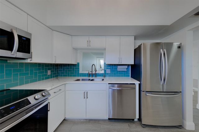10215 REGAL DRIVE 4, Largo, FL 33774