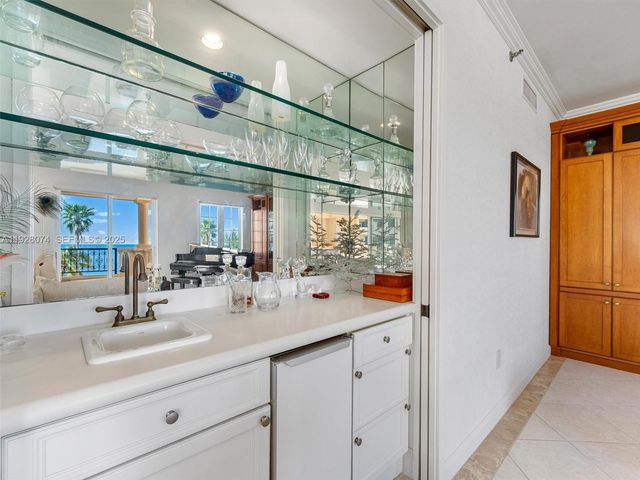 7947 Fisher Island Dr 7947, Miami Beach, FL 33109