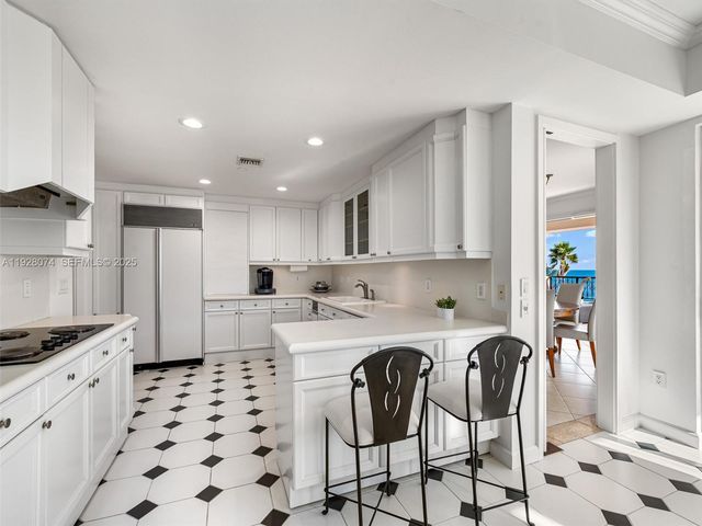 7947 Fisher Island Dr 7947, Miami Beach, FL 33109