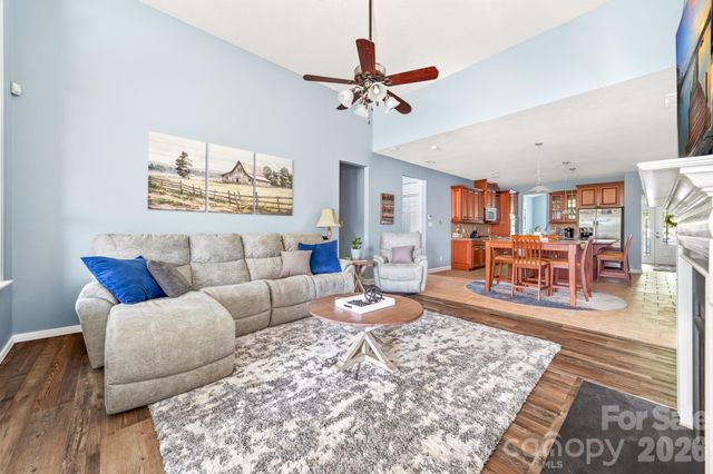 2044 Middleton Farm Drive, Belmont, NC 28012