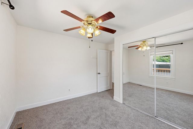 114 Pin Oak Drive, Lexington, KY 40503