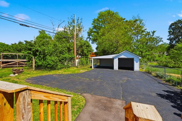 114 Pin Oak Drive, Lexington, KY 40503