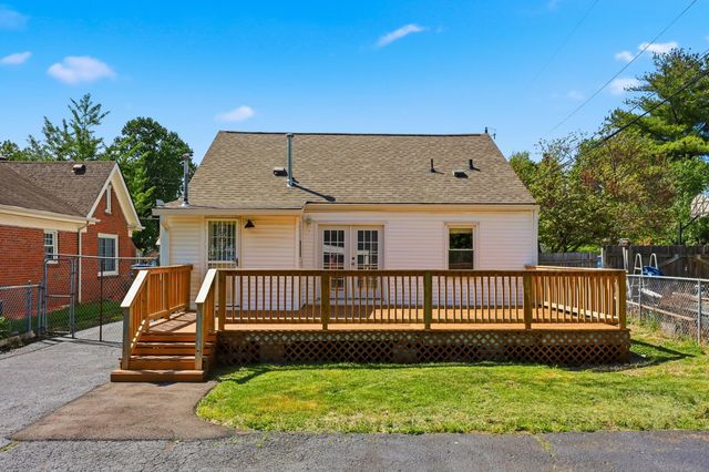 114 Pin Oak Drive, Lexington, KY 40503