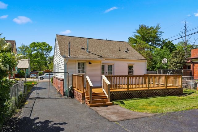 114 Pin Oak Drive, Lexington, KY 40503