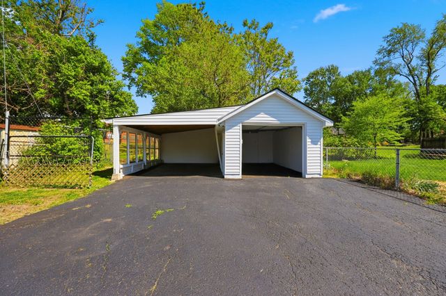 114 Pin Oak Drive, Lexington, KY 40503